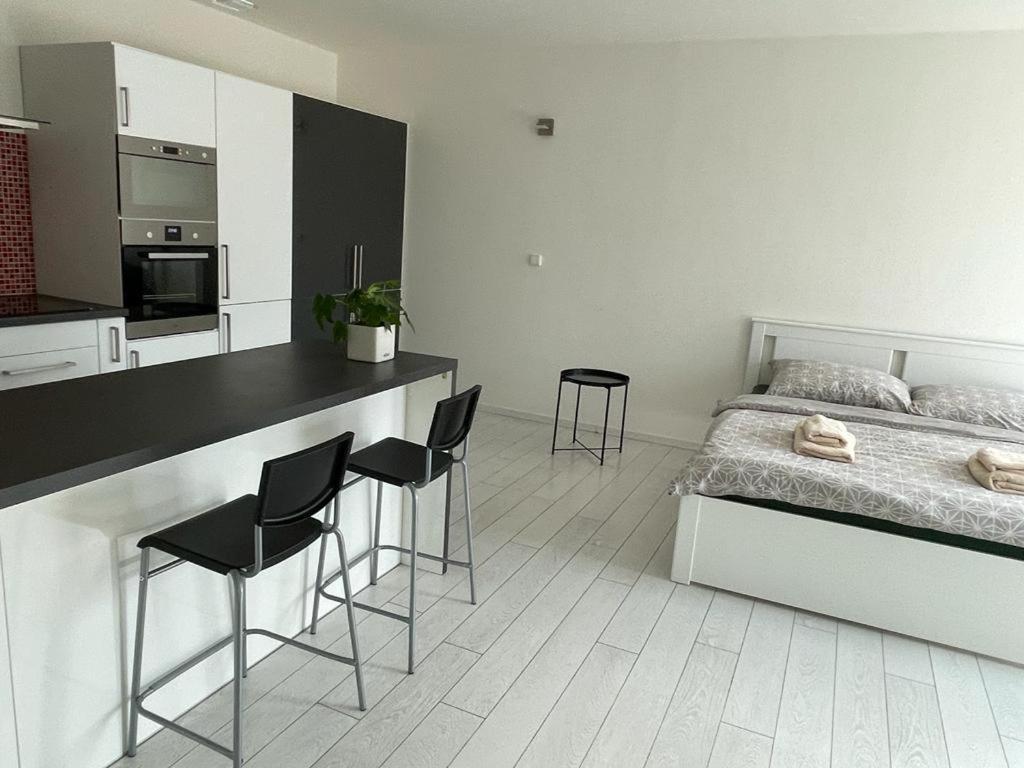 Rumako Apartments ปราก ภายนอก รูปภาพ